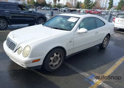 1999 Mercedes-Benz Clk 320 z USA, uszkodzony, nr VIN WDBLJ65G4XF046410